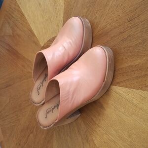 Free People platform clog Suki peach pink tan leather boho Rachel Comey size 8.5